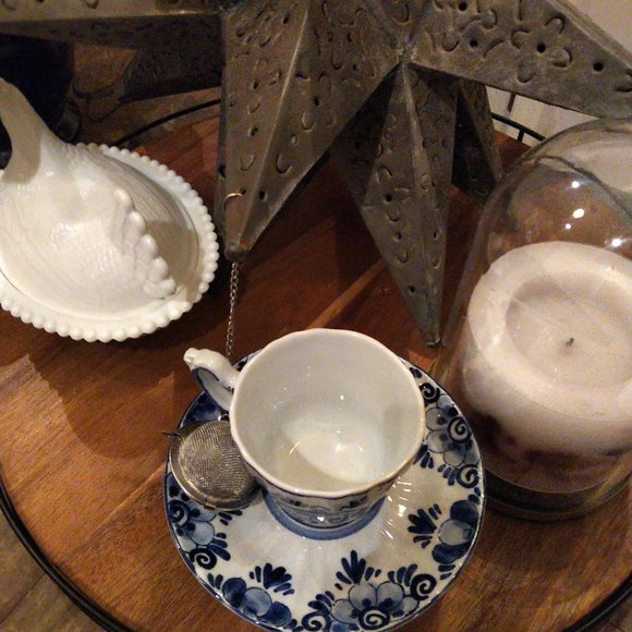 Vtg Chinoiserie hand painted tea cup w.saucer and tea steeper hinged. - Picture 7 of 12